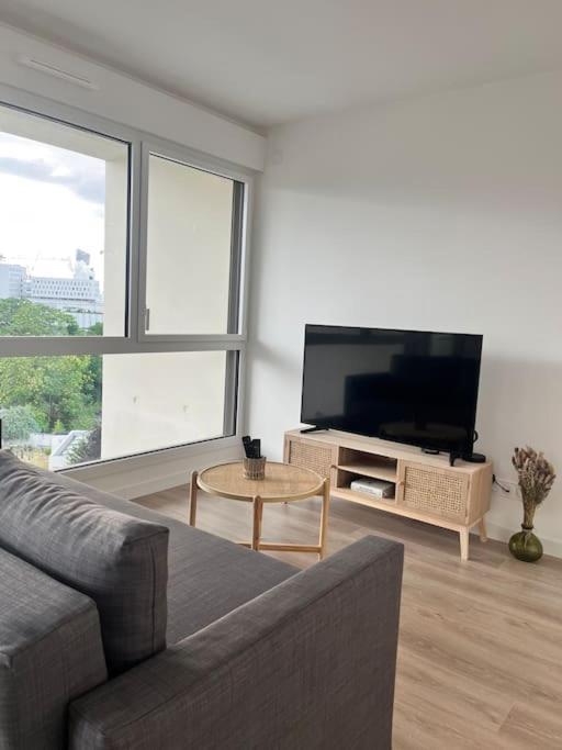 Superbe Appartement Neuf Dans Residence Familiale Aux Portes De Paris Avec Parking อีวรี-ซูร์-แซ็น ภายนอก รูปภาพ