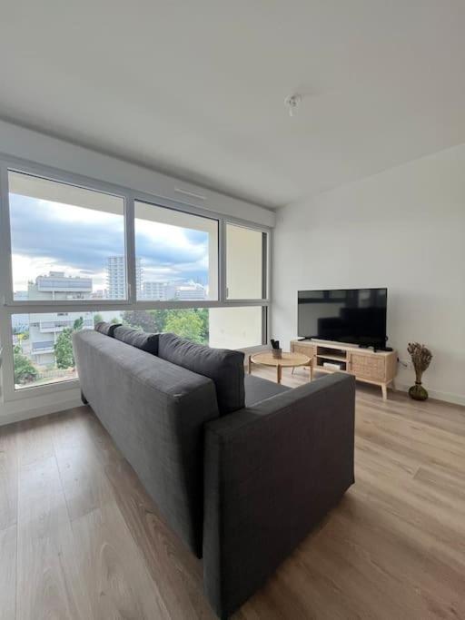 Superbe Appartement Neuf Dans Residence Familiale Aux Portes De Paris Avec Parking อีวรี-ซูร์-แซ็น ภายนอก รูปภาพ
